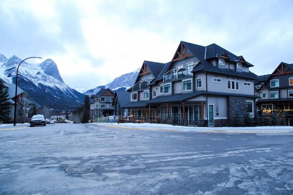 Windtower Lodge Queen Bed Suite-Ugparking&Walking2Dt Canmore Exterior foto