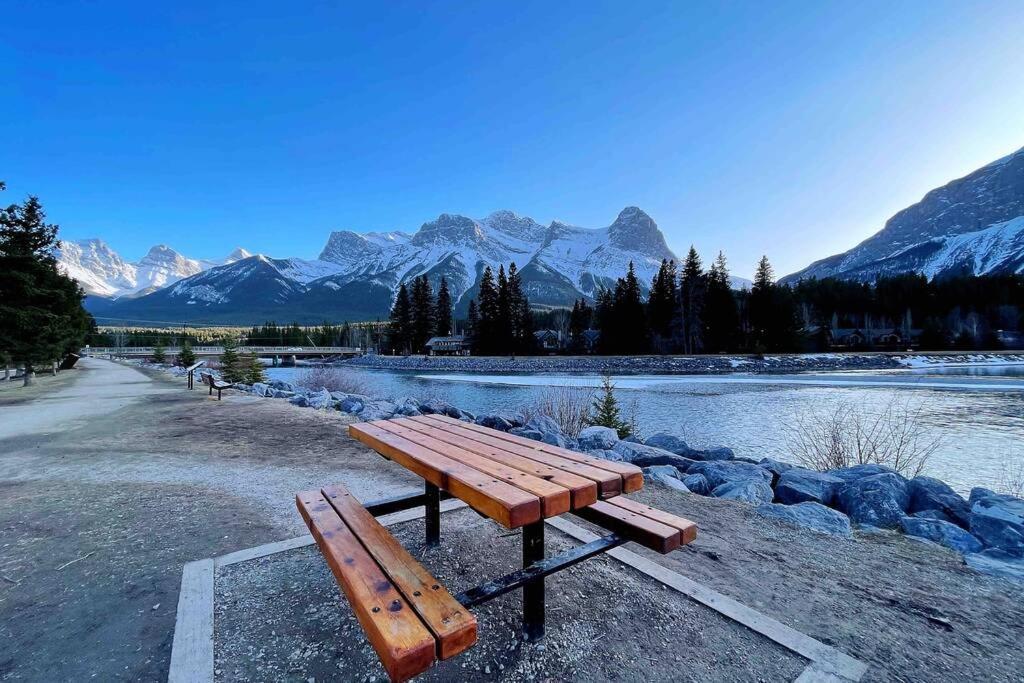 Windtower Lodge Queen Bed Suite-Ugparking&Walking2Dt Canmore Exterior foto